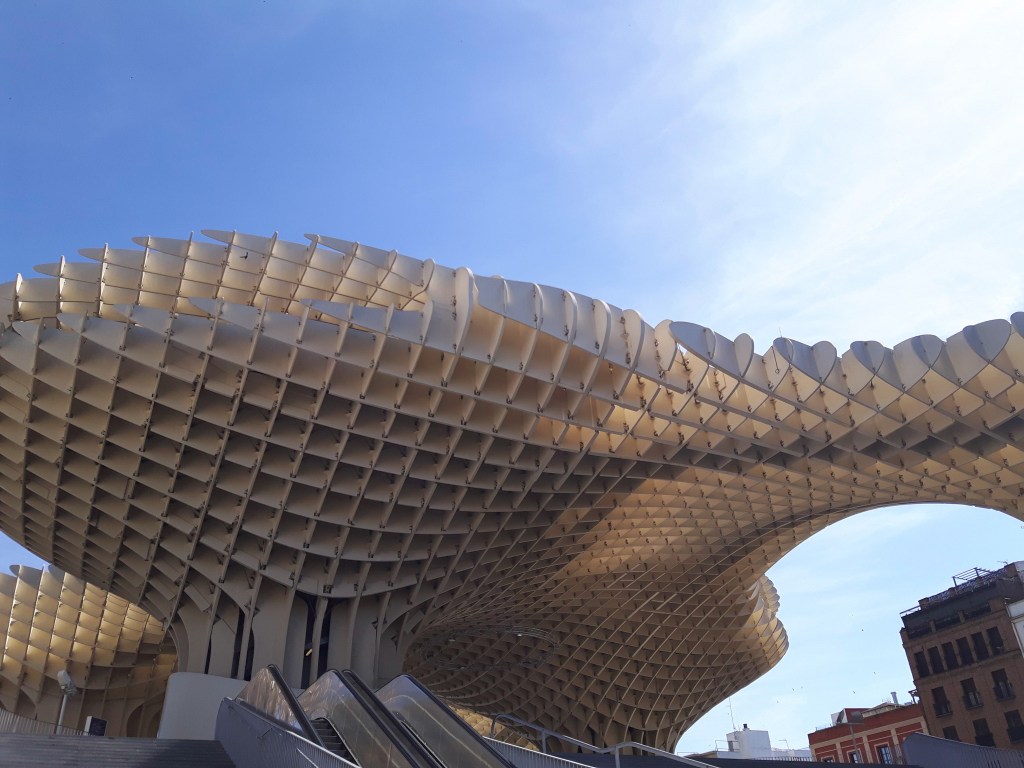 mushroom-shaped structure